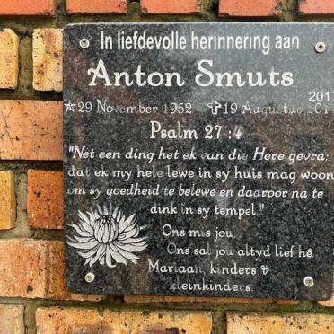 SMUTS Anton 1952-2017