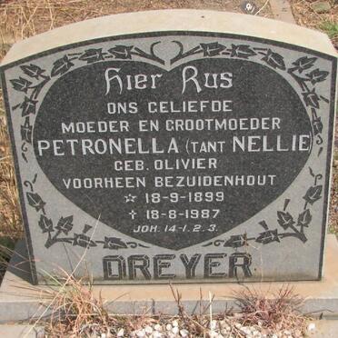 DREYER Petronella voorheen BEZUIDENHOUT nee OLIVIER 1899-1987
