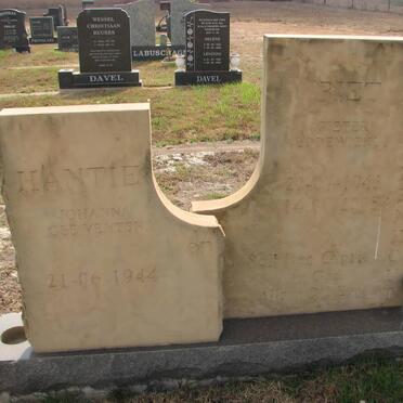 BEZUIDENHOUT Pieter Lodewiekus 1943-2005 &amp; Johanna VENTER 1944-