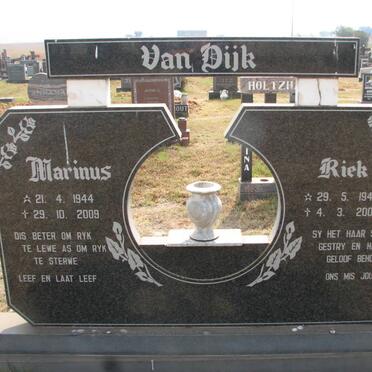 DIJK Marinus, van 1944-2009 &amp; Riek 1944-2000