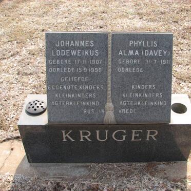KRUGER Johannes Lodeweikus 1907-1990 &amp; Phyllis Alma DAVEY 1911-