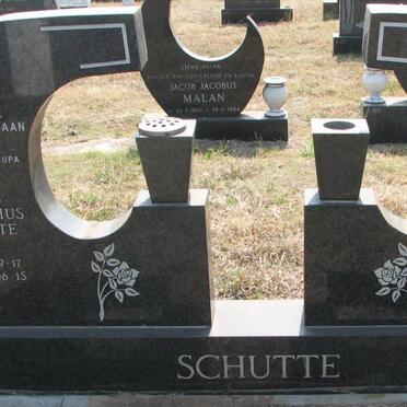SCHUTTE Lucas Cornelius 1911-1984 &amp; Dina Johanna Susanna NEL 1916-2003