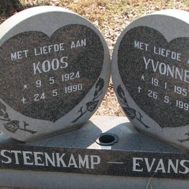 STEENKAMP Koos 1924-1990 &amp; Yvonne EVANS 1957-1990