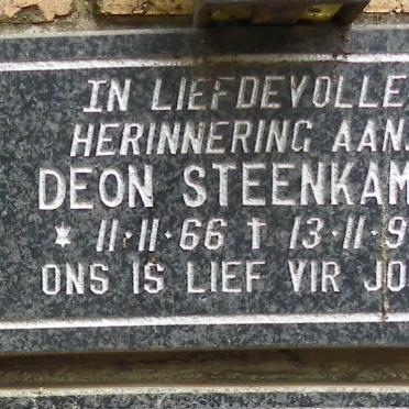 STEENKAMP Deon 1966-1998