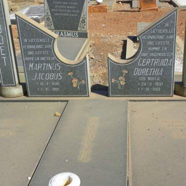 GROBLER Martinus Jacobus 1948-1983 &amp; Gertruida Dorethia NORTJE 1950-1983