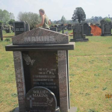 MAKINS Willie 1960-2020 &amp; Bhrenda 1957-2006