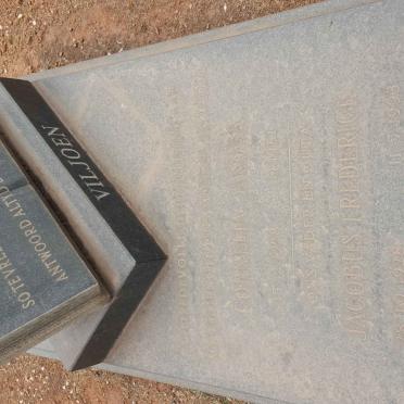 VILJOEN Jacobus Frederick 1928-1993 &amp; Cornelia Jacoba 1928-1981