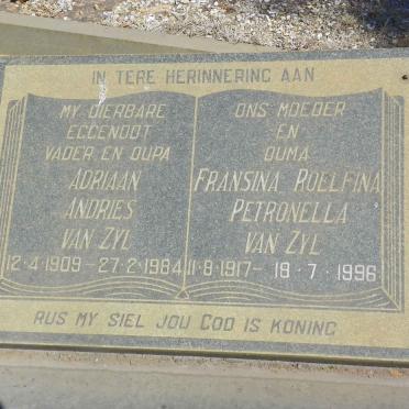 ZYL Adriaan Andries, van 1909-1984 &amp; Fransina Roelfina Petronella 1917-1996