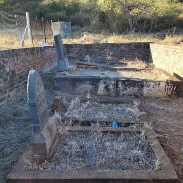 Mpumalanga, NELSPRUIT district, Schoemanskloof, Sterkspruit 296 JT_3, farm cemetery