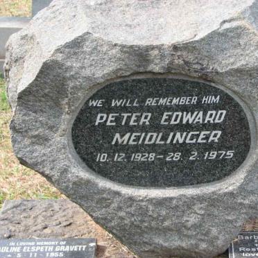 MEIDLINGER Peter Edward 1928-1975 &amp; Barbara 1932-2007 :: GRAVETT Pauline Elspeth 1955-2001 