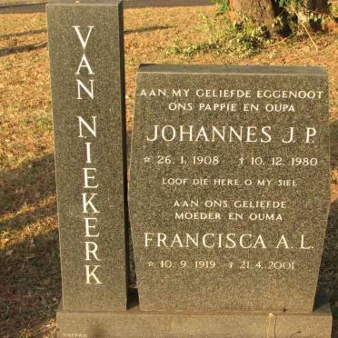 NIEKERK Johannes J.P., van 1908-1980 &amp; Francisca A.L. 1919-2001