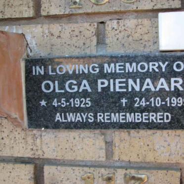 PIENAAR Olga 1925-1999