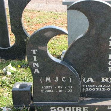 SQUIRE A.R. 1925-2007 &amp; M.J.C. 1927-2004