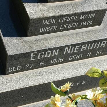 NIEBUHR Egon 1939-1986