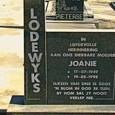LODEWYKS Joanie 1949-1998