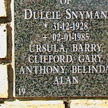 SNYMAN Dulcie 1928-1985