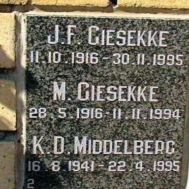 GIESEKKE J.F. 1916-1995 &amp; M. 1916-1994 :: MIDDELBERG K.D. 1941-1995