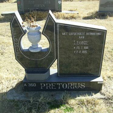 PRETORIUS Leonie 1961-1995