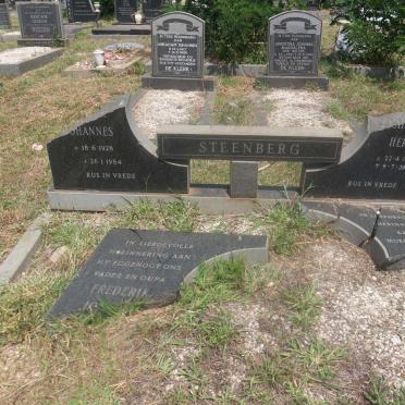 STEENBERG Frederik Johannes 1928-1984 &amp; Christina Hermina 1934-2001
