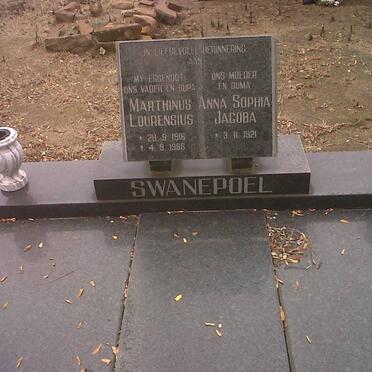 SWANEPOEL Marthinus Lourensius 1916-1986 &amp; Anna Sophia Jacoba 1921-