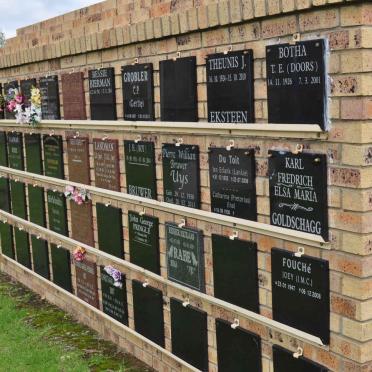 4. Gedenkmuur / Memorial wall