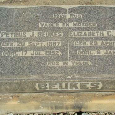 BEUKES Petrus J. 1867-1952 &amp; Elizabeth C. 1874-1952