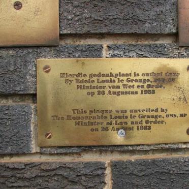 09. Plaque unveiled by Minister of Law &amp; Order, Louis le Grange 1983