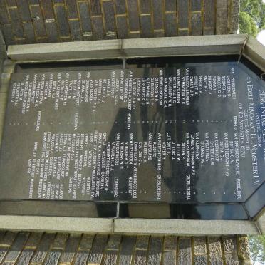 13. Gedenkplaat / Memorial plaque_1