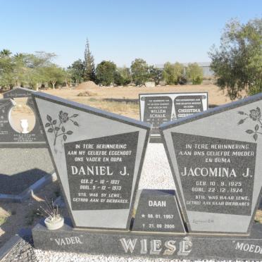 WIESE Daniel J. 1921-1973 &amp; Jacomina J. 1925-1974 :: WIESE Daan 1957-2006