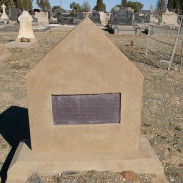 PRETORIUS Franziena Johanna 1899-1909 :: VELDSMAN Elizabeth Magaretha nee PRETORIUS 1907-1935