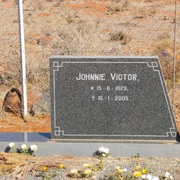 VICTOR Johnnie 1929-2005 &amp; Beulah FOURIE 1935-2011 