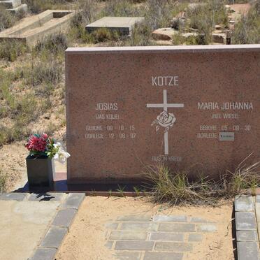 KOTZE Josias 1915-2007 &amp; Maria Johanna WIESE 1930-2011