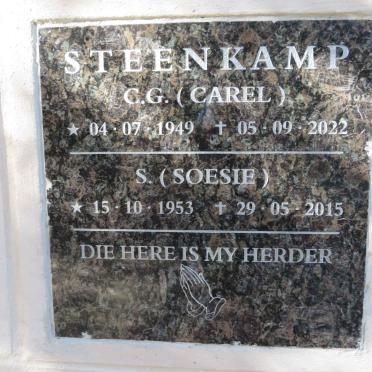 STEENKAMP C.G. 1949-2022 & S. 1953-2015