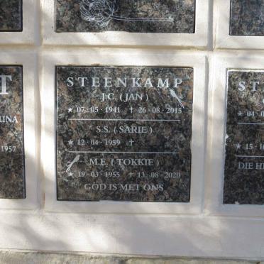 STEENKAMP J.C. 1941-2015 & S.S. 1959- :: STEENKAMP M.E. 1955-2020