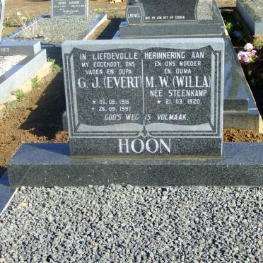 HOON G.J. 1916-1997 &amp; M.W. STEENKAMP 1920-