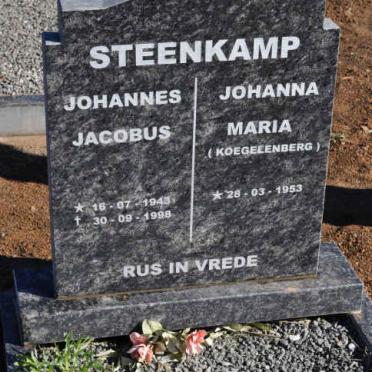 STEENKAMP Johannes Jacobus 1943-1998 &amp; Johanna Maria KOEGELENBERG 1953-