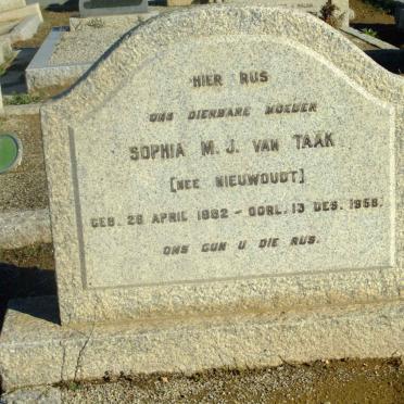 TAAK Sophia M.J., van nee NIEUWOUDT 1882-1956