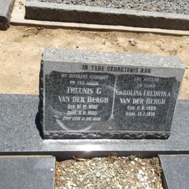 BERGH Theunis G., van der 1892-1950 &amp; Carolina Fredrika 1903-1978
