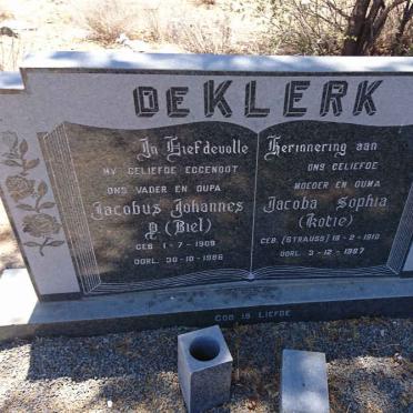 KLERK Jacobus Johannes P., de 1909-19?6 &amp; Jacoba Sophia STRAUSS 1910-1987