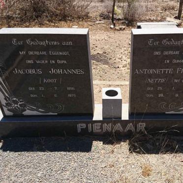 PIENAAR Jacobus Johannes 1896-1975 &amp; Antoinette Francisca KOCK 1896-1983