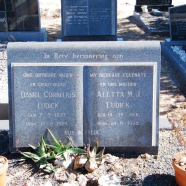 LUDICK Daniel Cornelius 1897-1984 &amp; Aletta M.J. 1918-1975