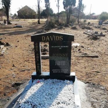 DAVIDS Johnny 1945-2020