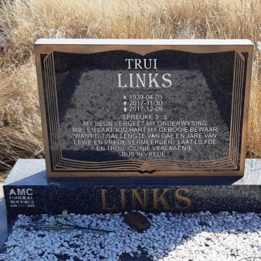 LINKS Trui 1939-2017