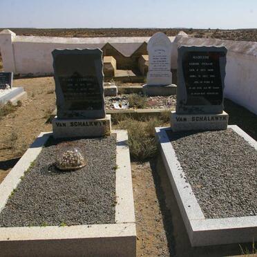 SCHALKWYK Ockert Gerbrandt, van 1891-1960 &amp; Madeleine PIENAAR 1898-1981