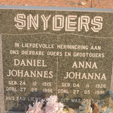SNYDERS Daniel Johannes 1915-1996 &amp; Anna Johanna 1926-1996