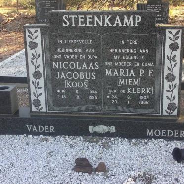 STEENKAMP Nicolaas Jacobus 1904-1995 &amp; Maria P.F. DE KLERK 1902-1986