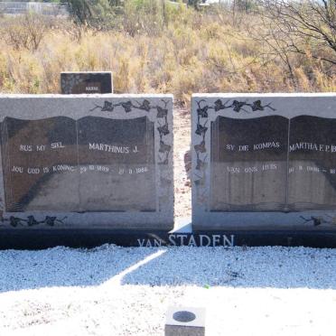 STADEN Marthinus J., van 1899-1989 &amp; Martha F.P. BURGER 1906-1961