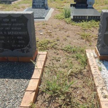 BEZUIDENHOUT Marthinus Eduard Johannes 1899-1991 &amp; Maria H. -195?