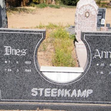 STEENKAMP Dries 1932-1989 &amp; Anna F. 1918-1995