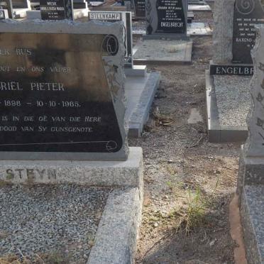 STEYN Gabriël Pieter 1898-1965 &amp; Johanna M.P.M. THERON 1902-1972